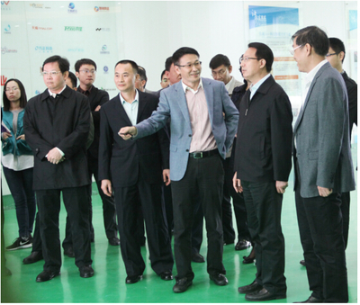 市長、書記親臨南方IT學院，送上特禮關懷與鼓勵